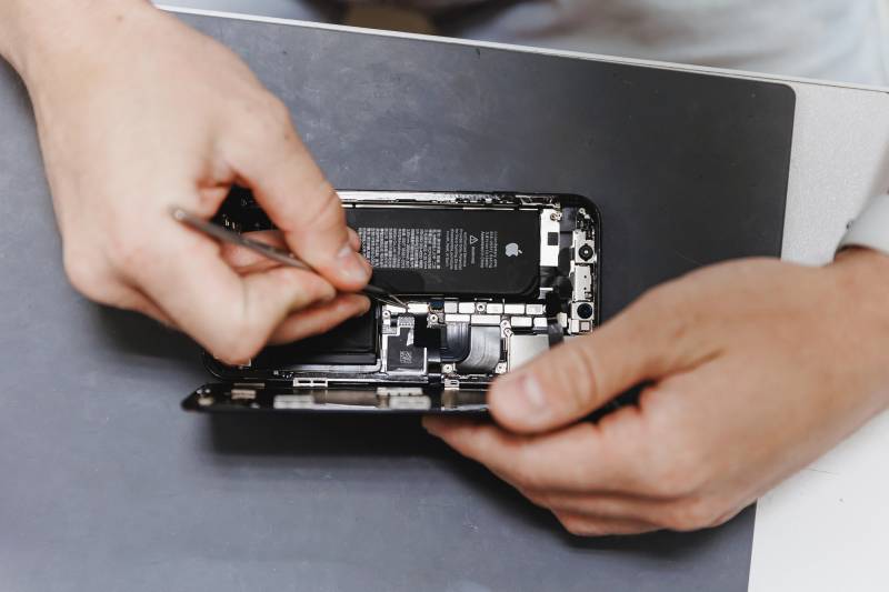 Comment réparer son écran d'iPhone à moindre coût ? (avec Phonexpert78)